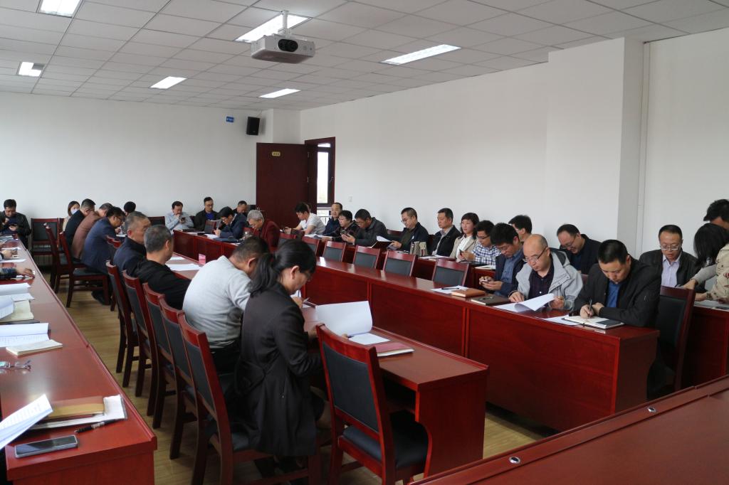 学校召开体委扩大会议