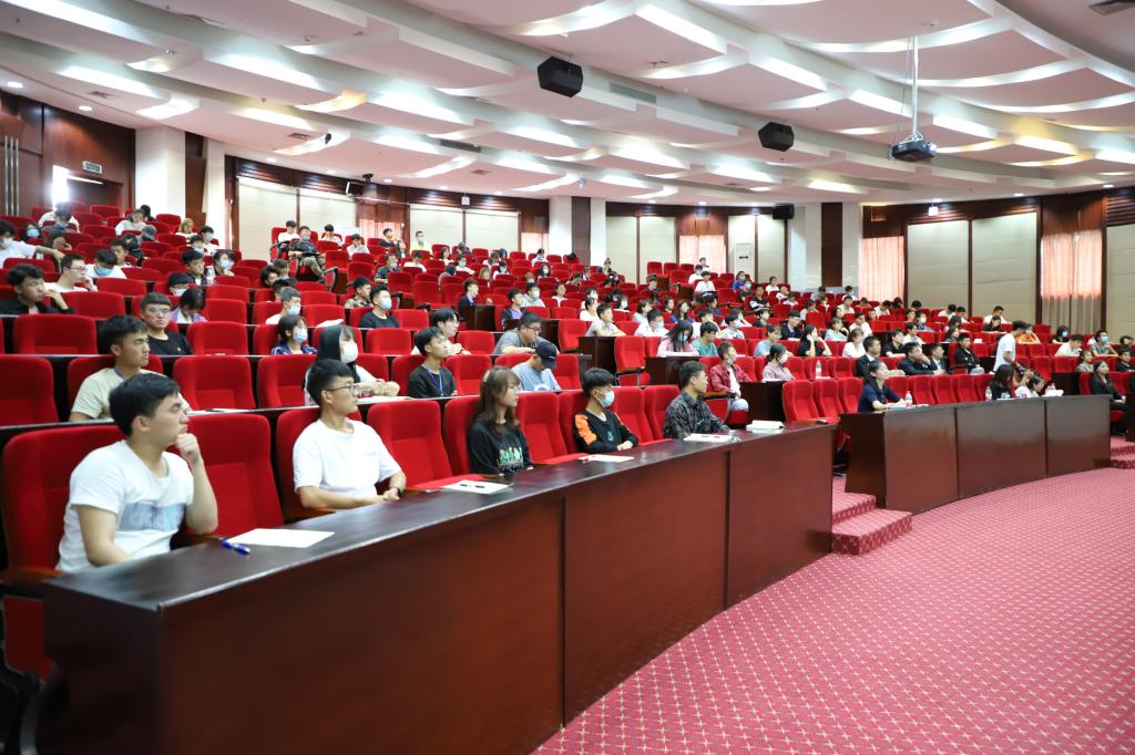 我校举办天佑青年大讲堂