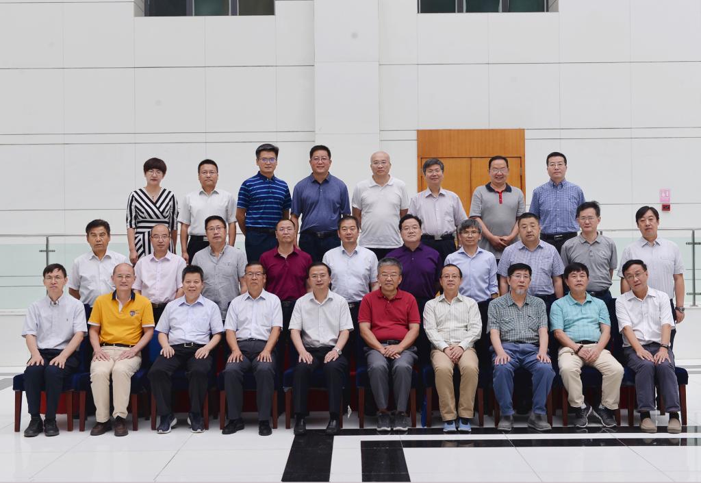 我校召开2018年电子信息类国家级实验教学示范中心教学指导委员会会议