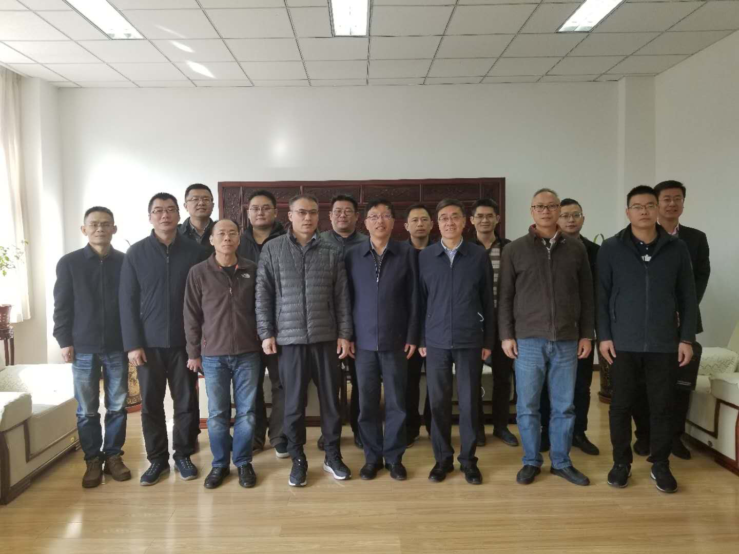 中国铁路南宁局集团有限公司来我校调研并开展项目对接