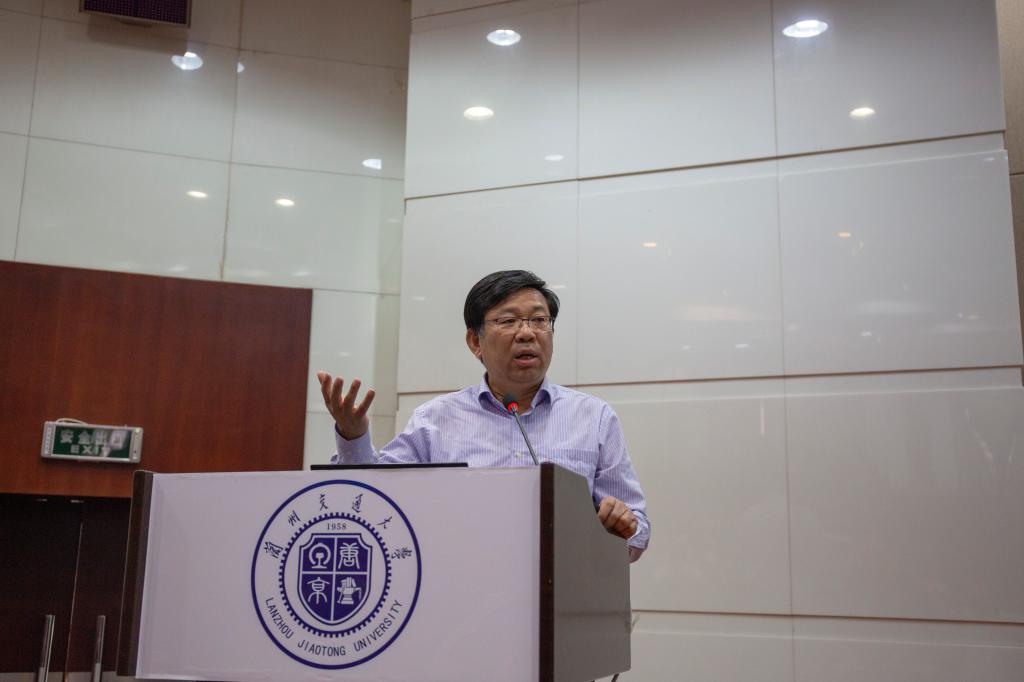 浙江大学朱利中院士来我校讲学