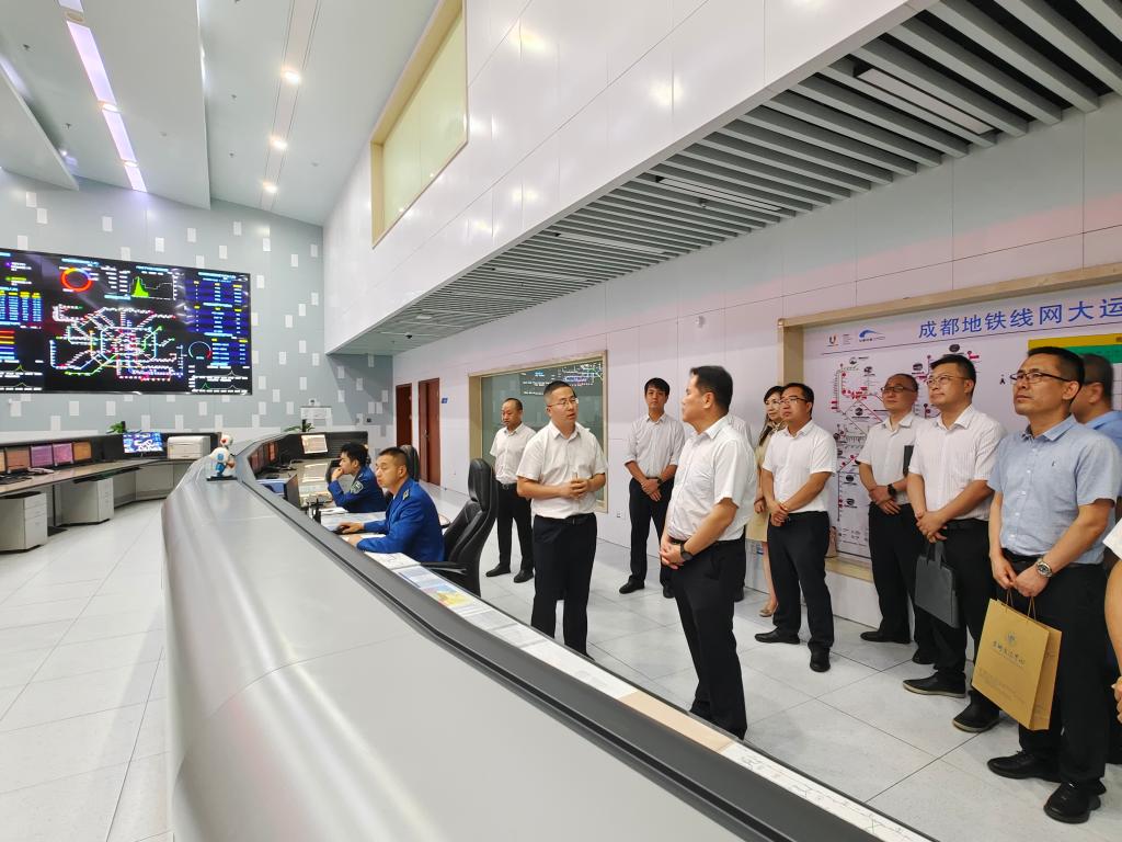 狄生奎、李引珍一行赴成都开展访企拓岗及对外协作教育走访调研工作