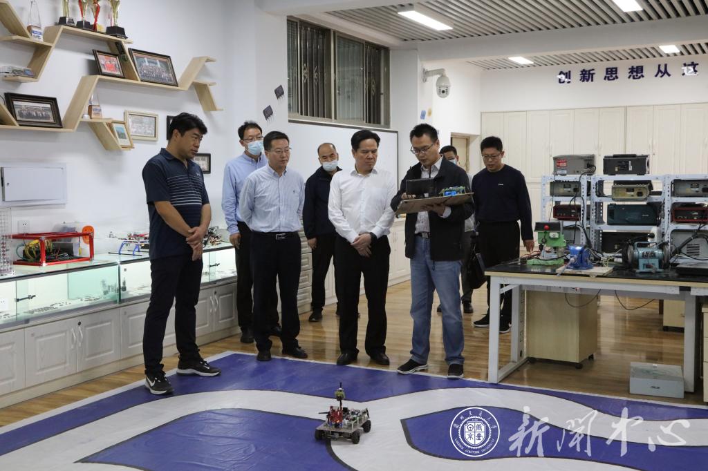 校党委书记狄生奎深入电子与信息工程学院调研指导工作   