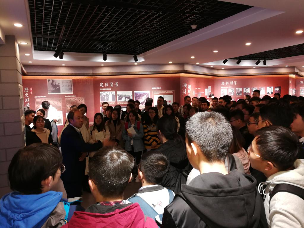 【主题教育】张国珍副校长参加环境学院学生党支部主题党日活动