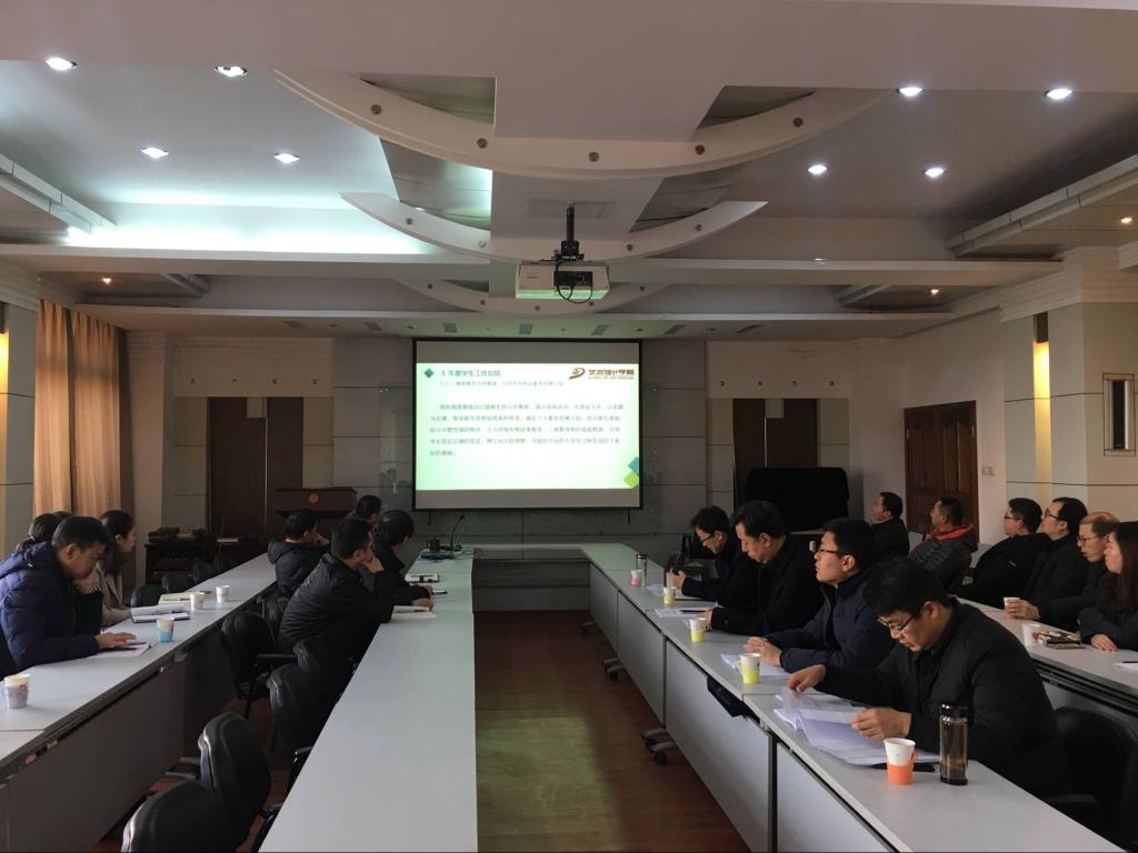 副校长马军党赴数理等五个学院考核学生工作