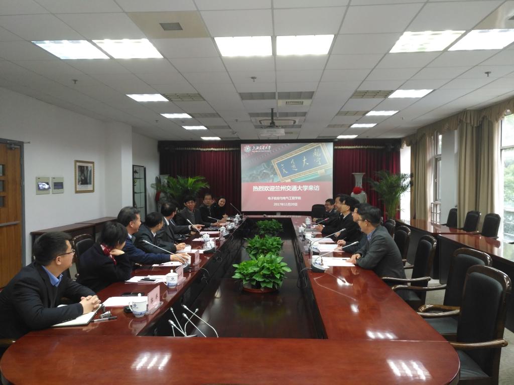 杨子江校长带队赴上海交通大学调研