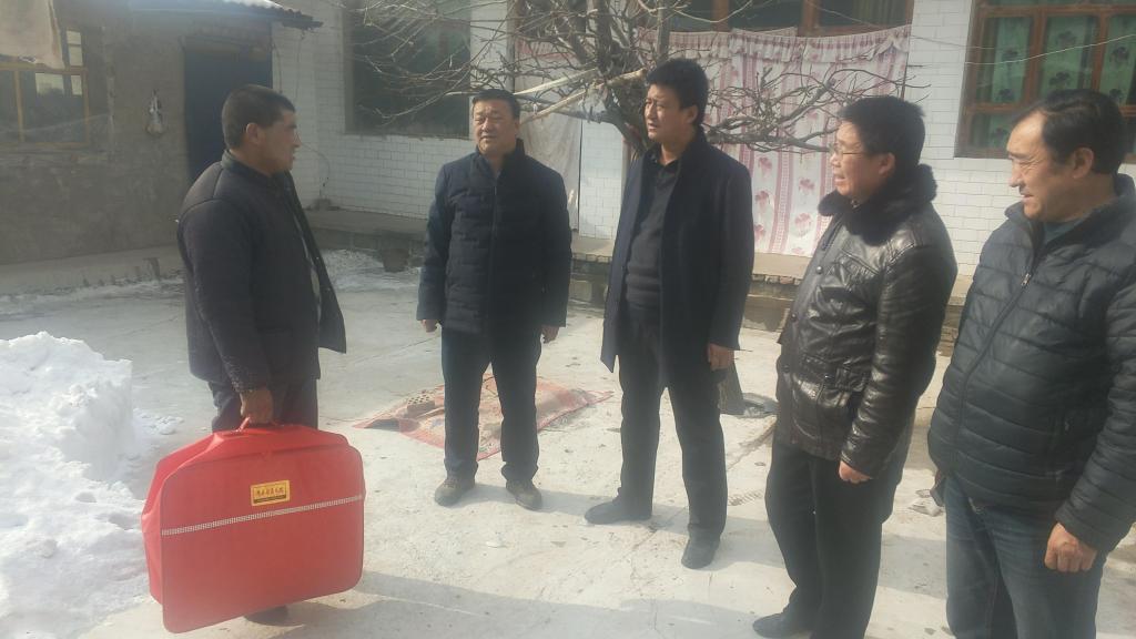 高云庆副校长带队赴康乐县开展走访慰问活动