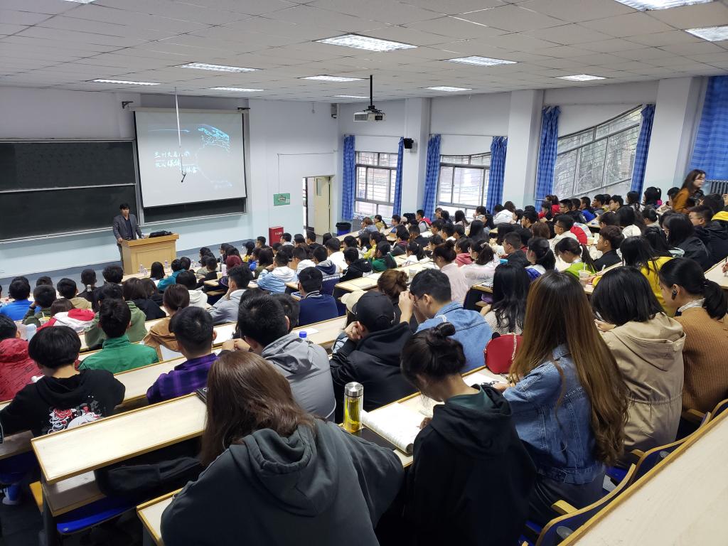 我校举办校园媒体记者培训营