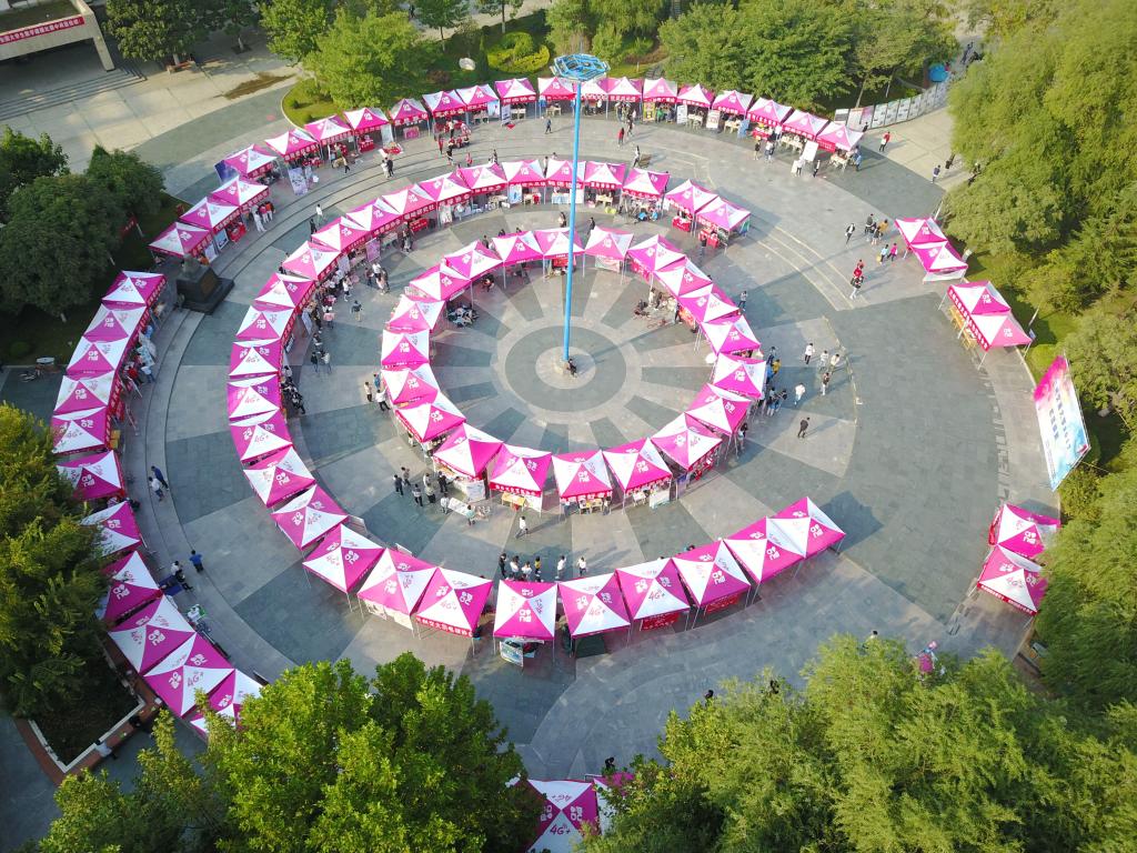 我校举行2017年学生社团纳新活动