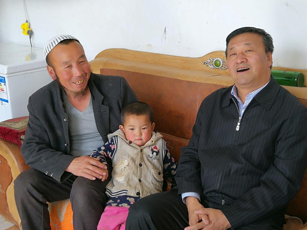 副校长高云庆赴康乐县八丹乡斜路坡村开展“一户一策”走访调研