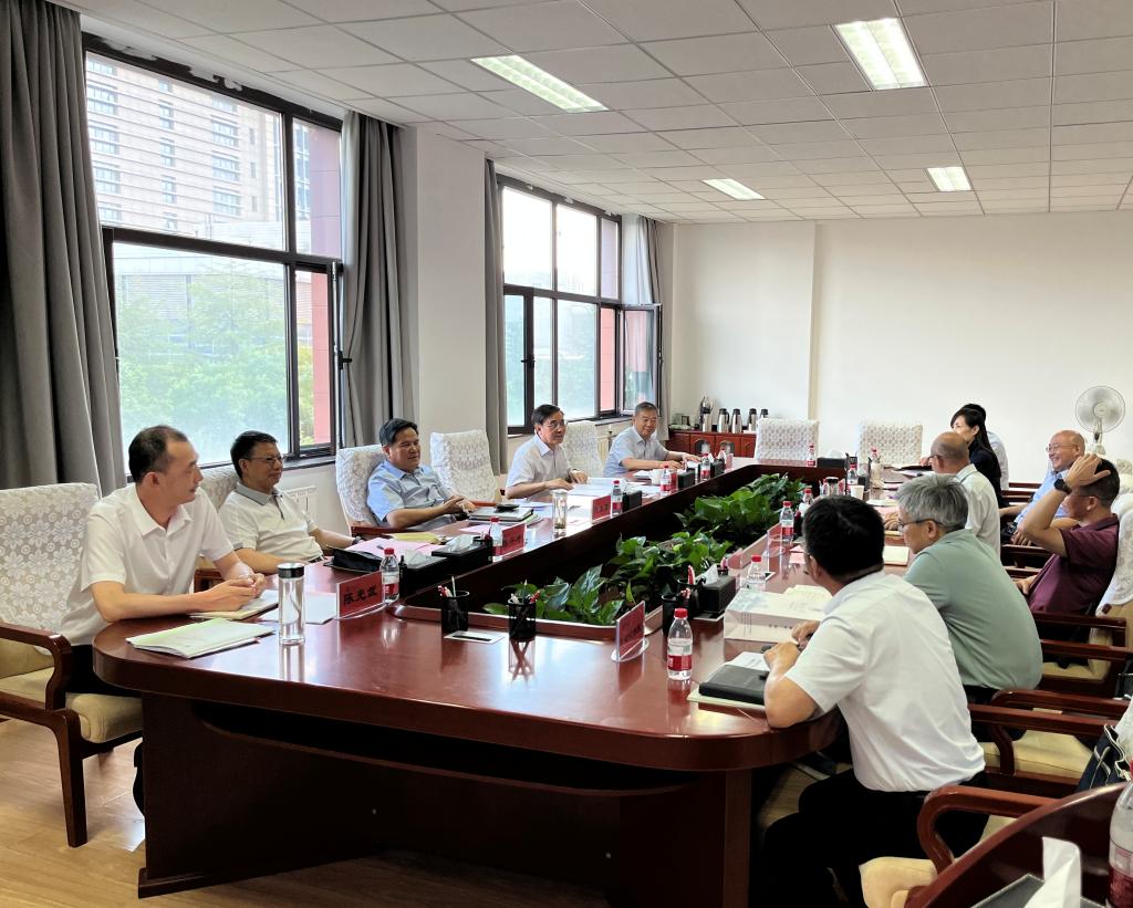 学校召开学位点建设研讨会