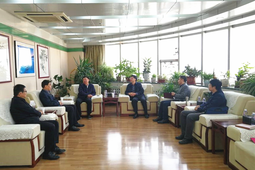 驻省教育厅纪检组组长雷江红一行来学校调研指导工作