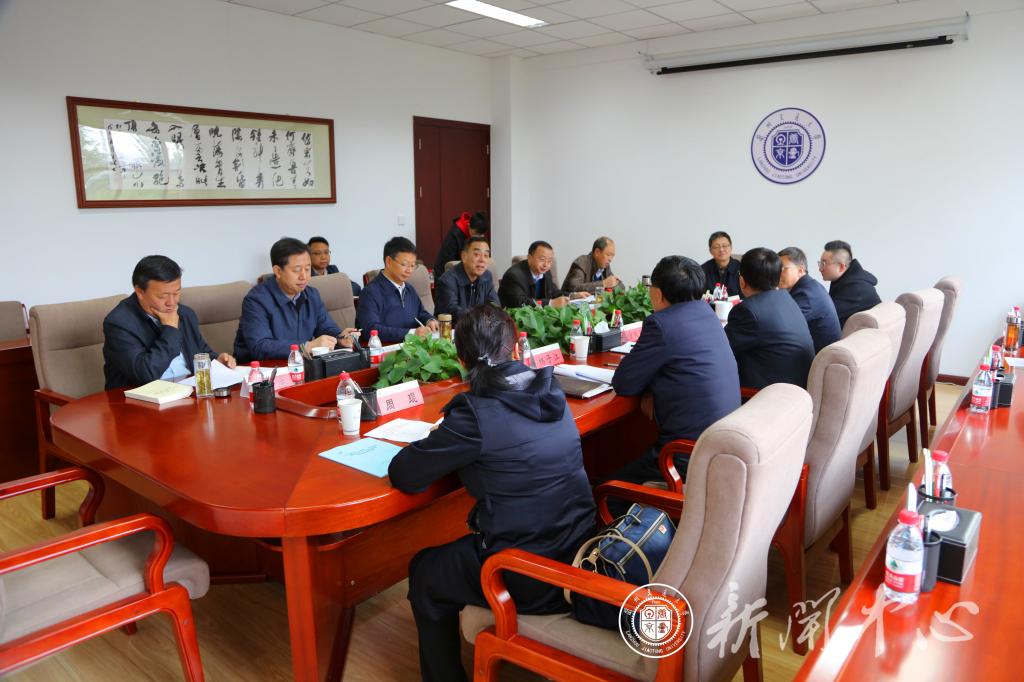 【主题教育】学校召开党委领导班子“不忘初心、牢记使命”主题教育对照党章党规找差距专题会议