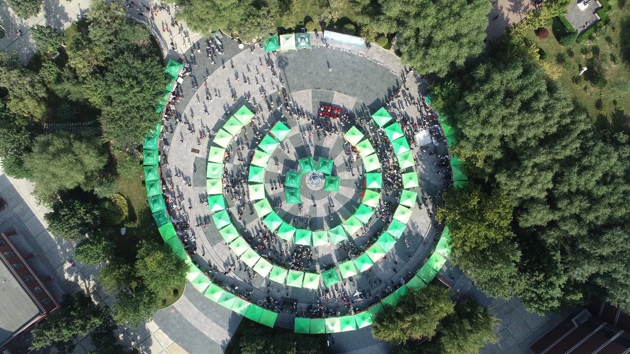 我校举行学生社团纳新活动