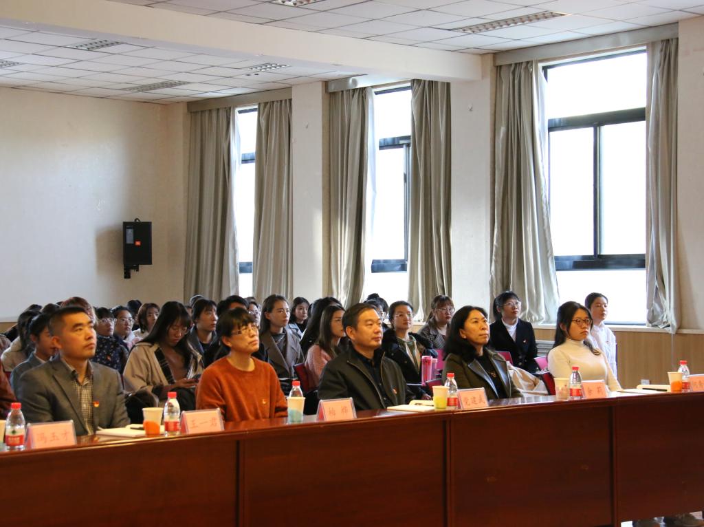 【主题教育】党建武副校长参加外国语学院研究生党支部主题党日活动