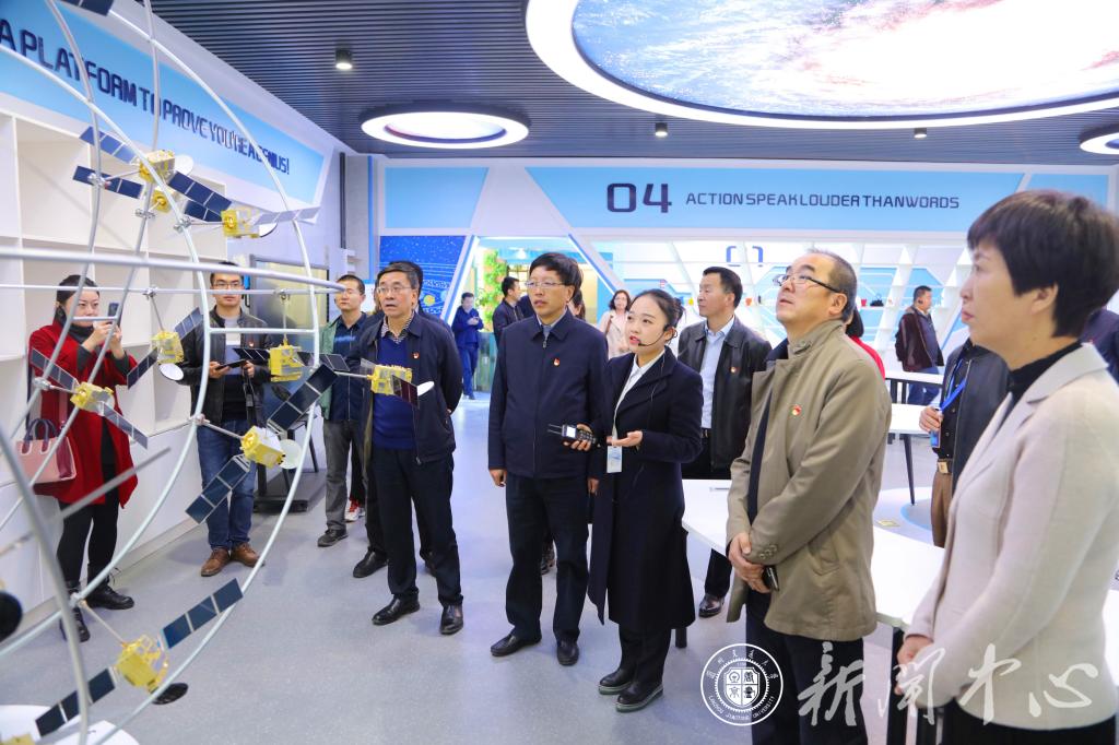 【主题教育】省纪委监委第八监督检查室与校纪委开展“重温入党誓词、共话入党初心”主题党日活动