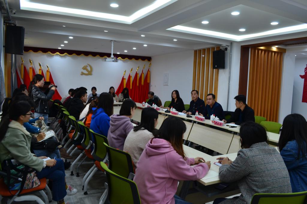 【主题教育】买寿清副书记与学生党员共话初心