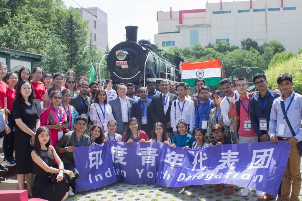印度青年代表团来我校进行友好访问