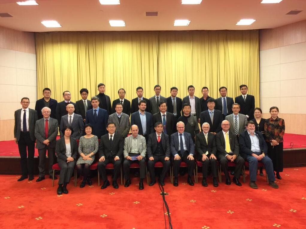 我校代表参加高速铁路高校联盟大会