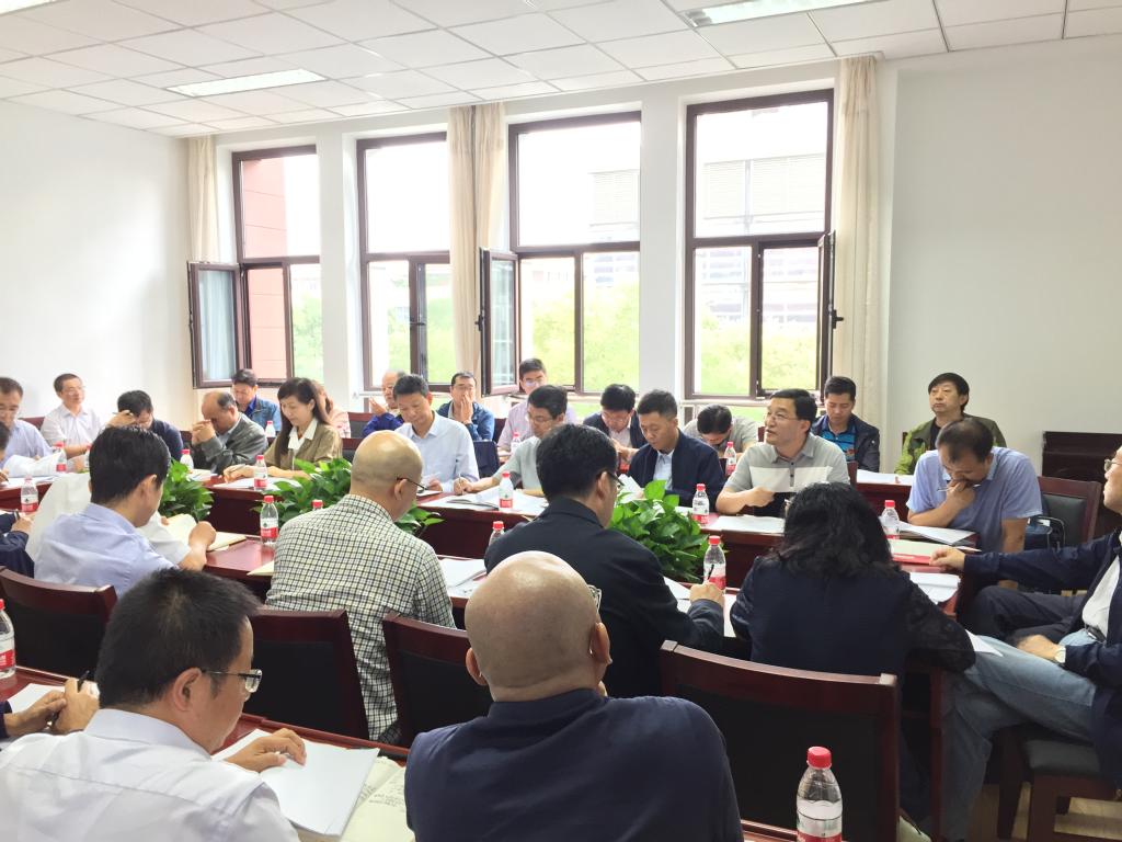 学校召开本学期学科学位与研究生教育工作会议