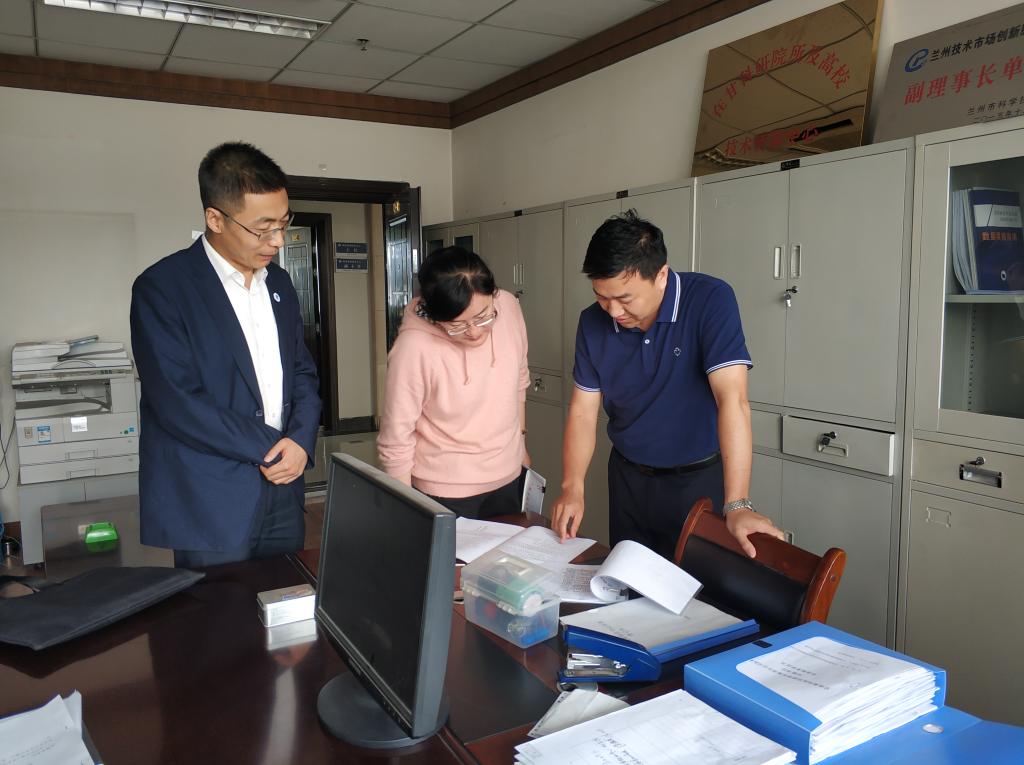 学校开展合同管理和“十三五”规划执行情况、“十四五”规划编制专题调研