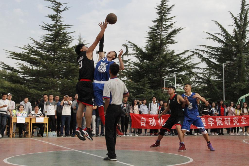 2017级研究生迎新篮球赛圆满落幕