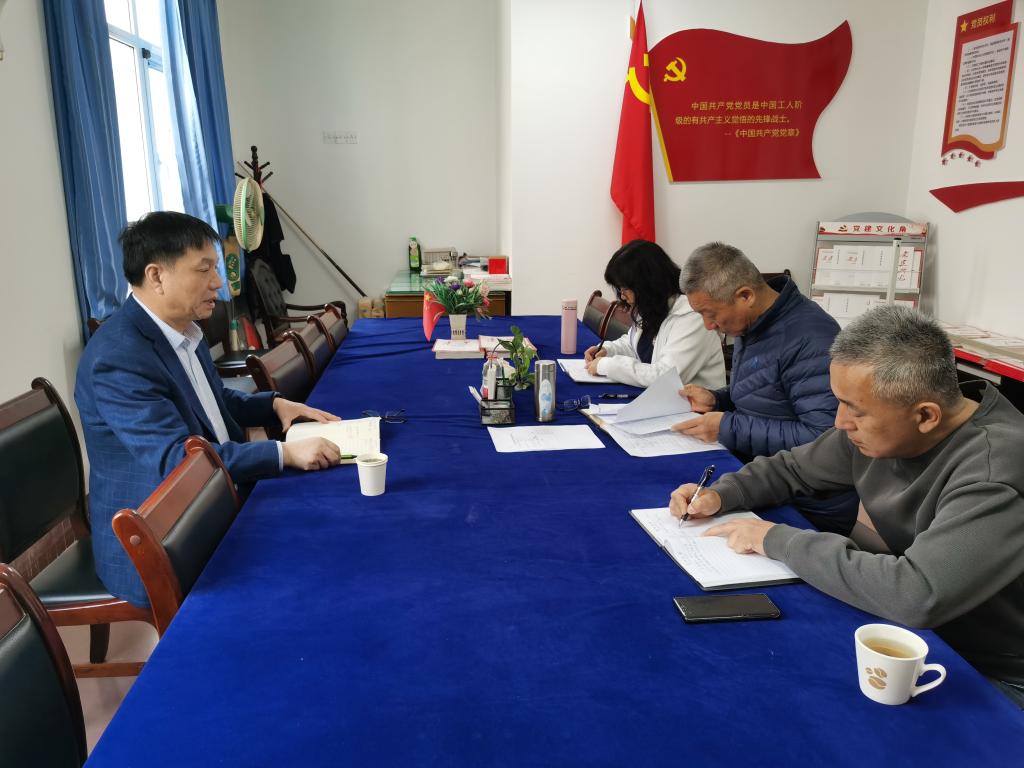 校领导检查指导离退休教职工服务中心工作看望老年大学学员