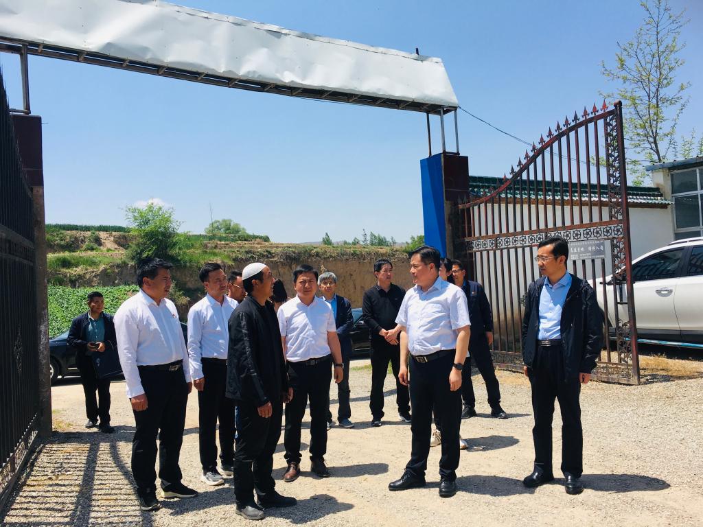 党委书记狄生奎入村开展乡村振兴调研和结对关爱工作并看望慰问驻村干部