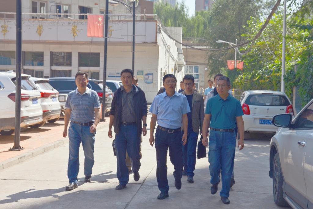 校党委书记杨子江在铁道技术学院检查指导疫情防控和安全工作