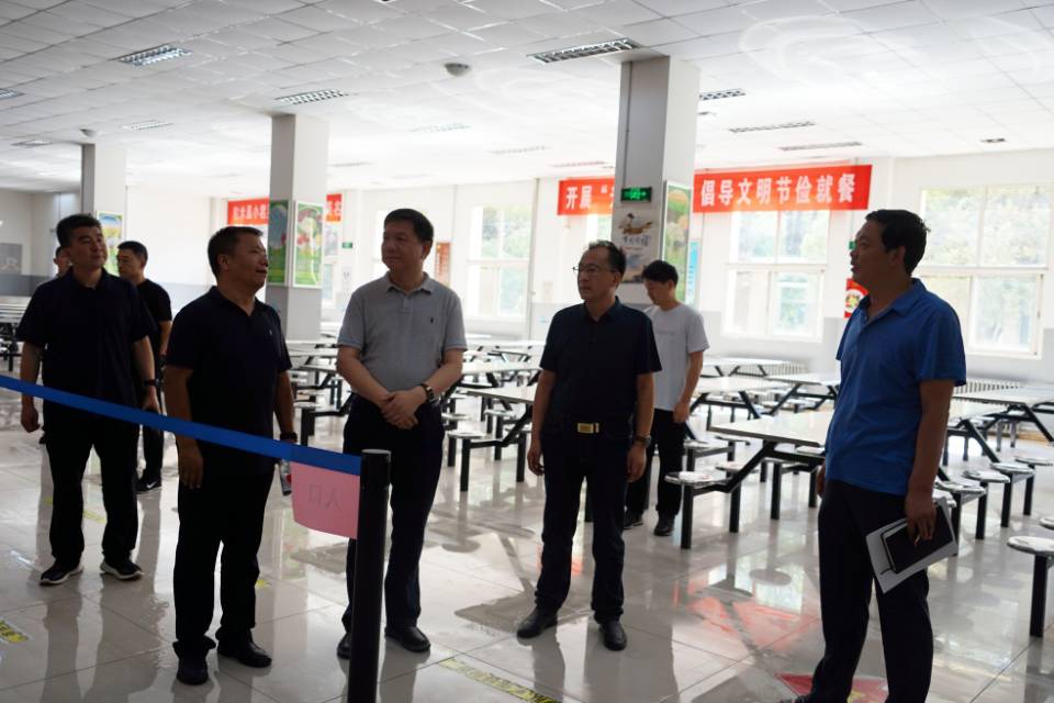 副校长朱廷珺检查指导暑期后勤服务保障工作