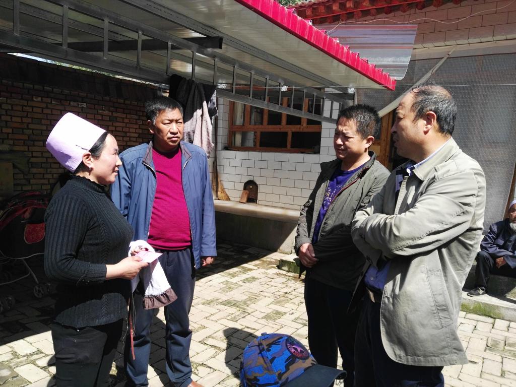 张国珍副校长到鸣鹿乡东沟门村开展帮扶入户工作