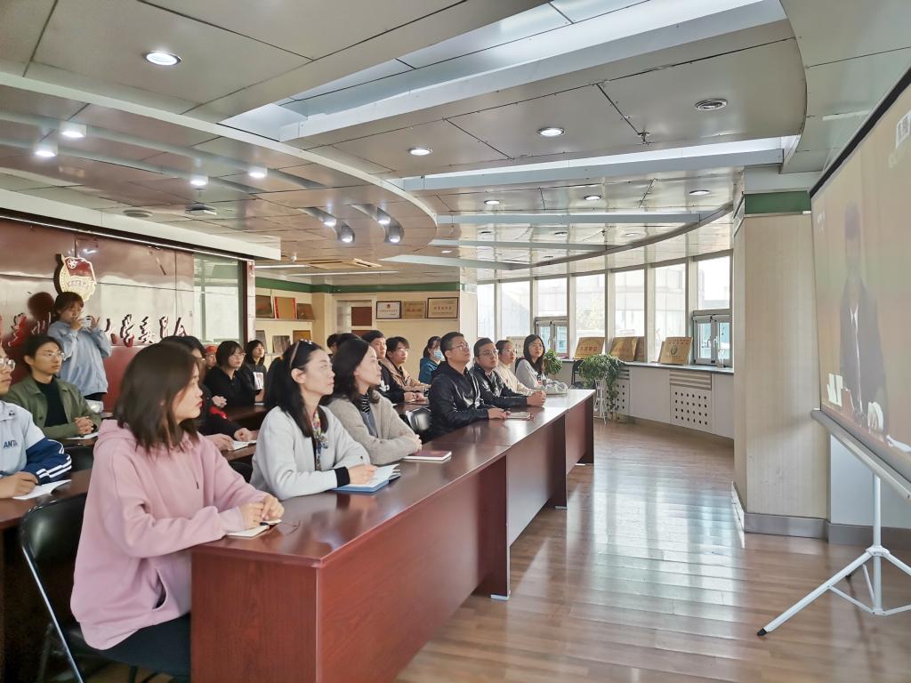 我校团员青年积极收看纪念中国人民志愿军抗美援朝出国作战70周年大会直播