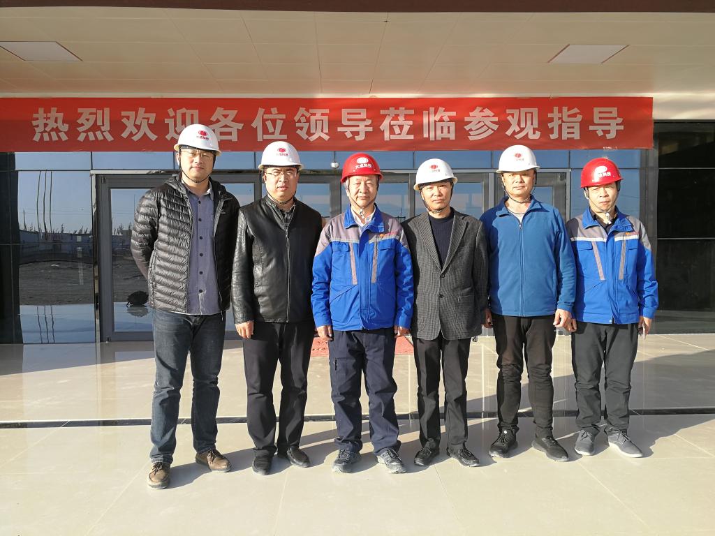 学校赴敦煌慰问范多旺教授及我校光热发电建设项目教职工