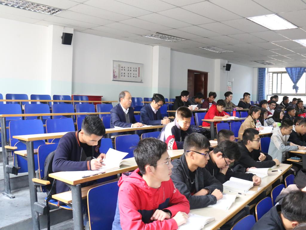 副校长张国珍深入一线思政课堂听课