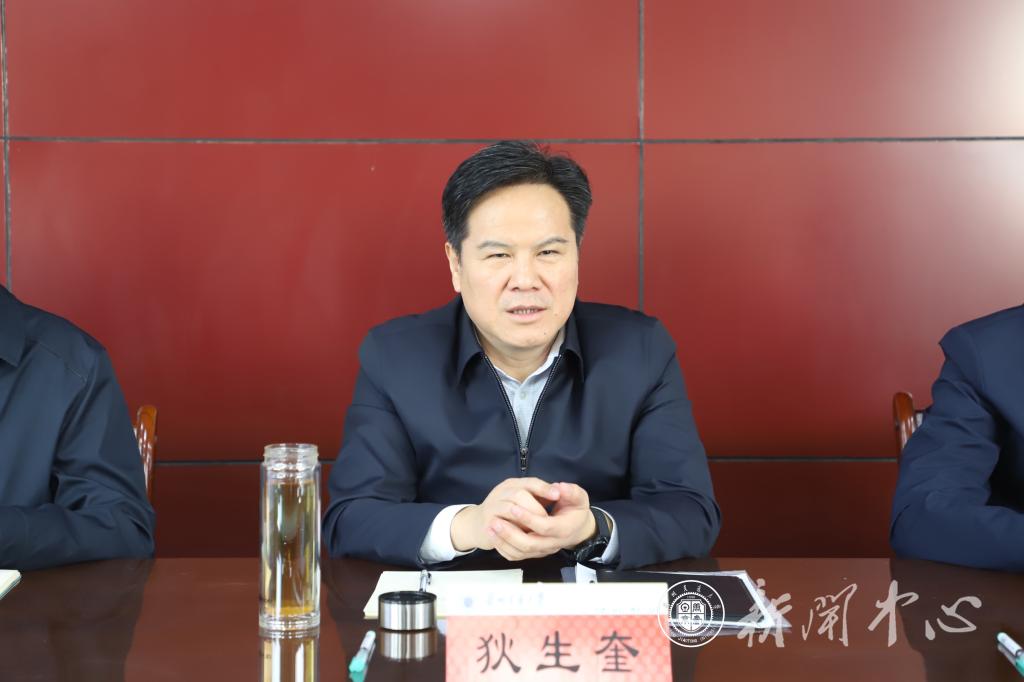 校党委书记狄生奎深入研究生院（研工部）调研指导工作