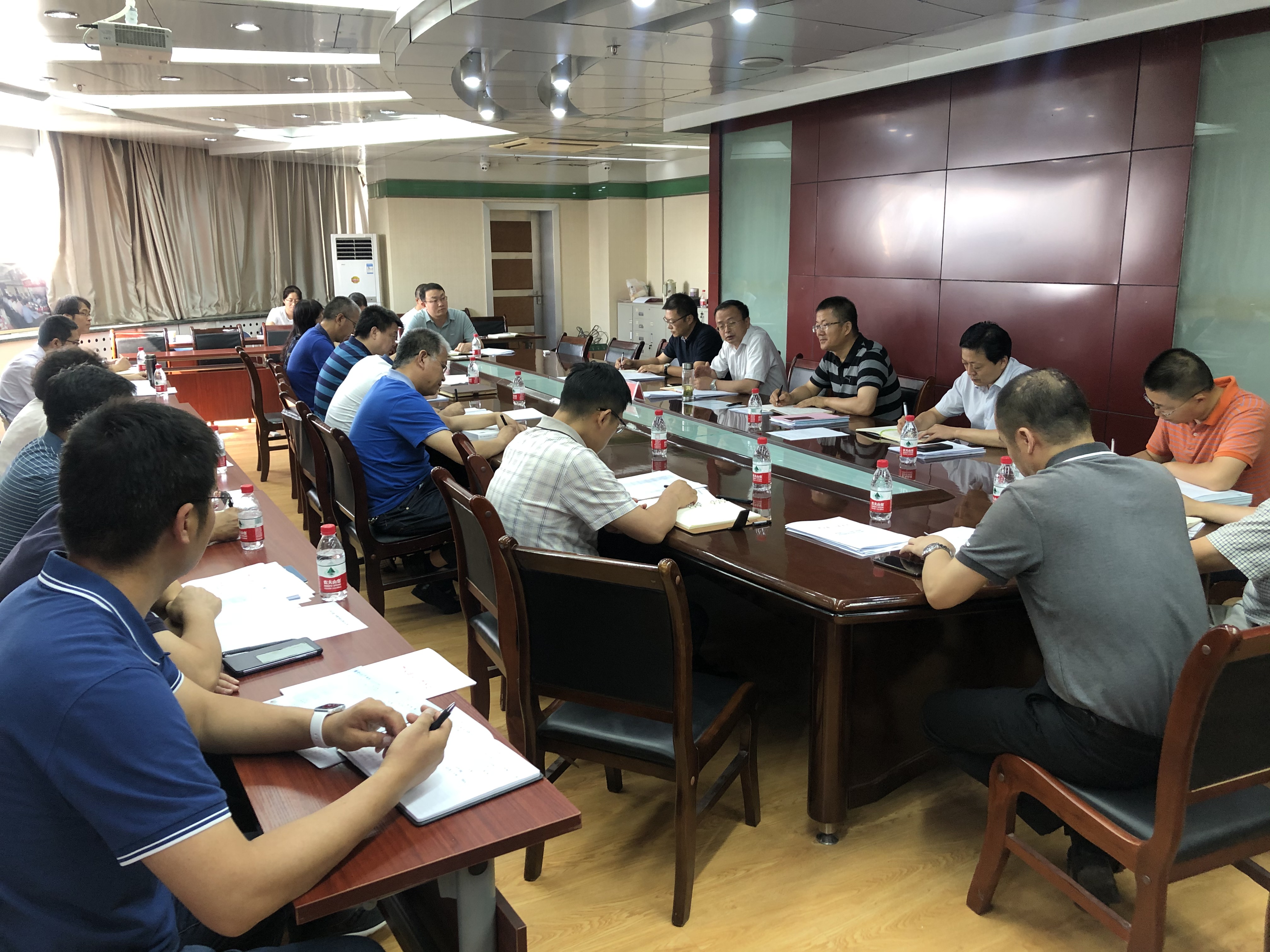 学校召开学期末本科教学工作会议