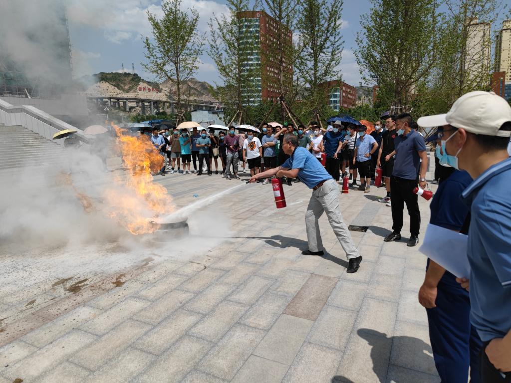 提升消防意识 筑牢安全防线——我校组织开展夏季消防演练活动