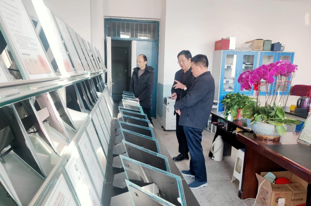 兰州市副市长魏旭昶慰问我校科研人员