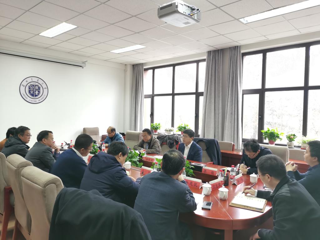 中国铁路南昌局集团有限公司总工程师林晓军一行来我校调研