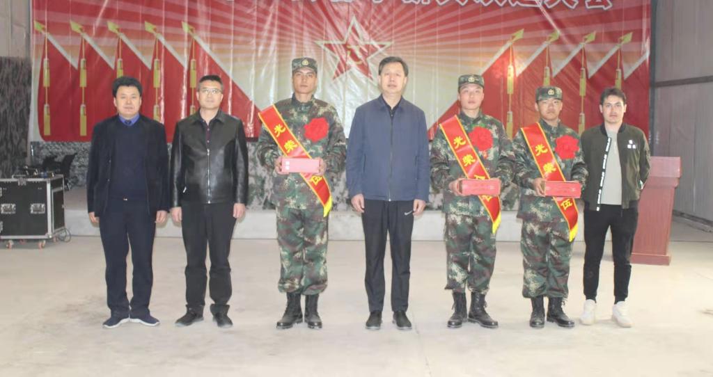 我校开展2021年春季入伍大学生欢送活动