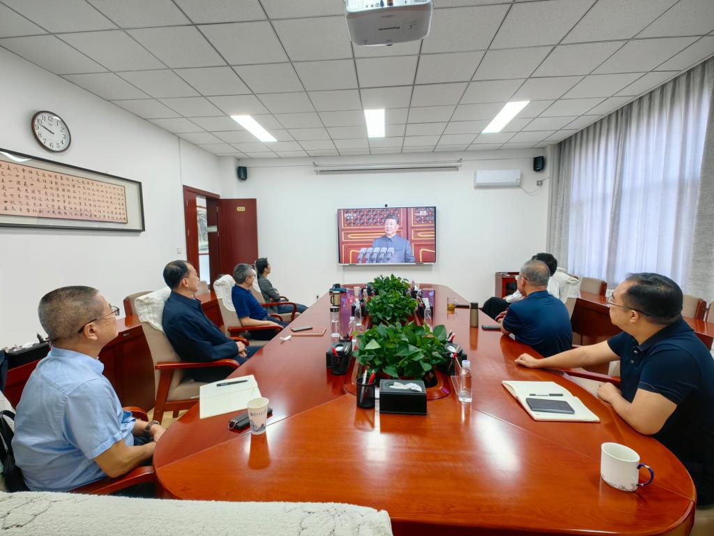 心潮澎湃！我校师生收听收看纪念中国人民抗日战争暨世界反法西斯战争胜利80周年大会