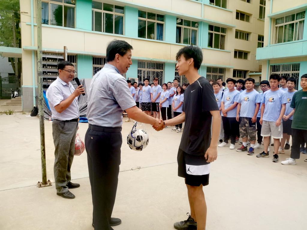 【领导干部联系学生】马军党副校长深入给排水科学与工程1901班联系学生