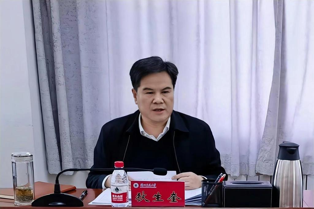 学校党委常委会召开会议学习中央及省委重要会议文件精神并安排部署学校新学期开学安全稳定工作