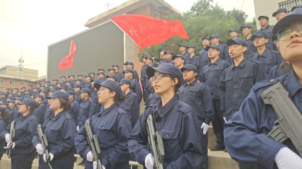 【军训进行时】军歌嘹亮 献礼国庆——学校举办2021级新生军训歌咏比赛