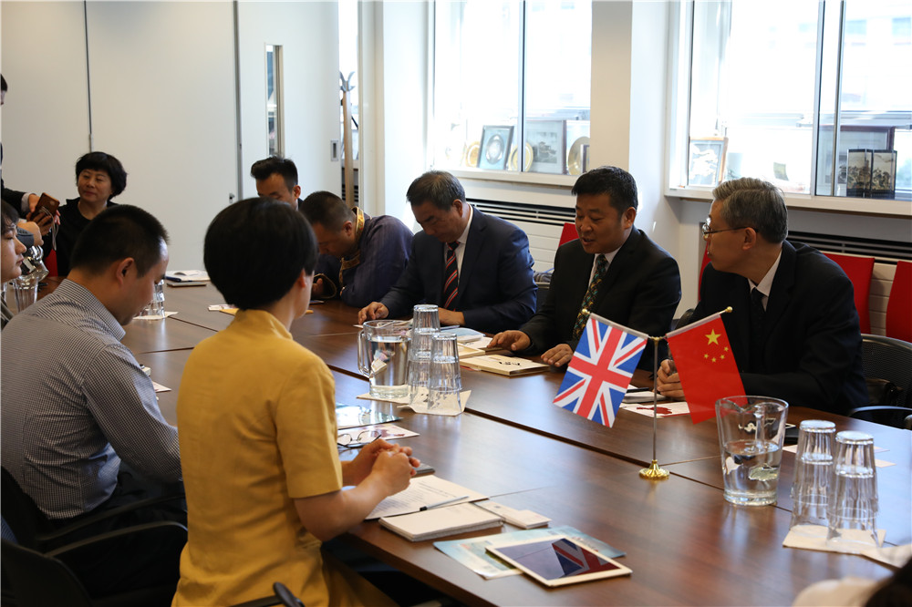 兰州交通大学染缬艺术成果参加爱丁堡艺术节并赴英国、爱尔兰文化交流纪行