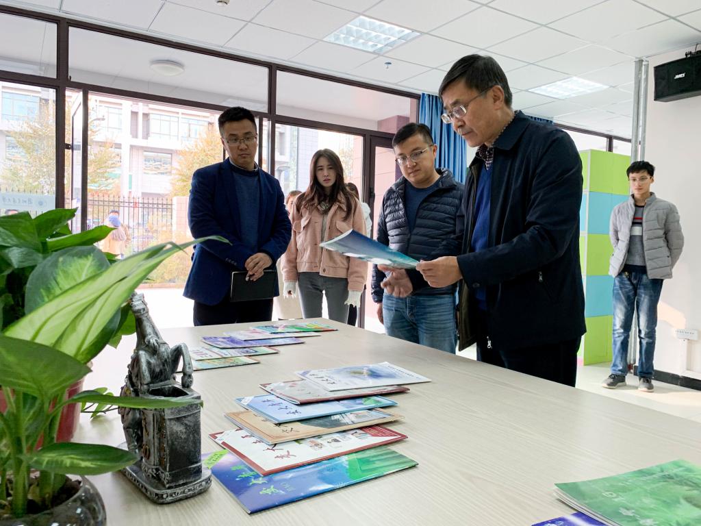 李引珍校长视察北校区大学生活动中心场地