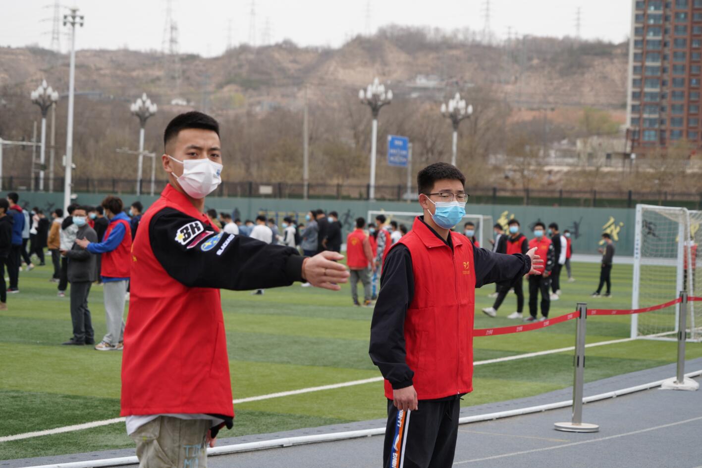 闪耀在兰州交大的“志愿红”