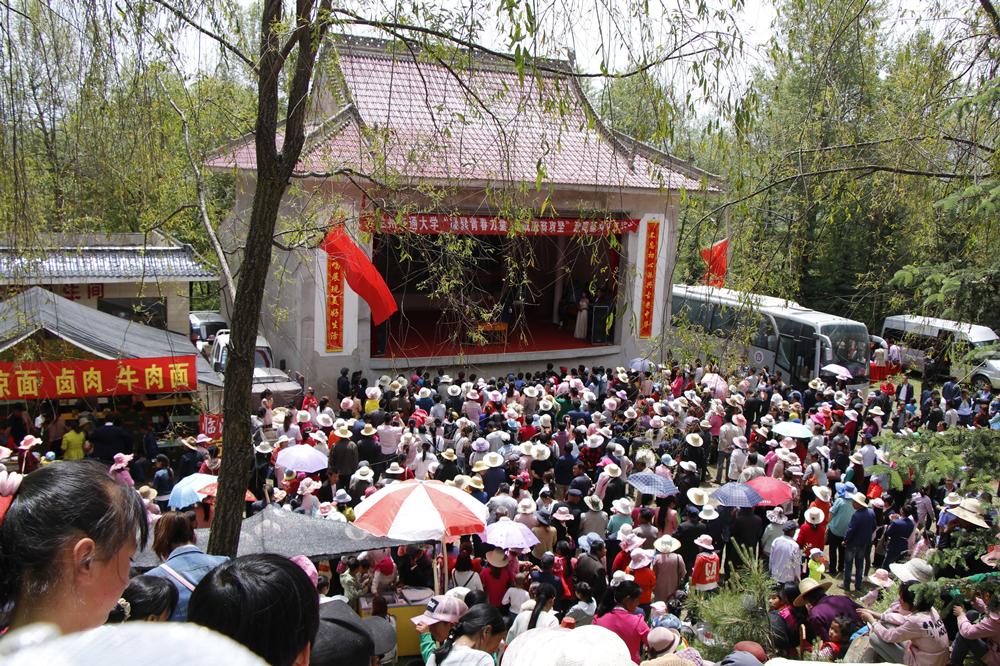 兰州交通大学“凝聚青春力量 决胜脱贫攻坚”赴鸣鹿乡文艺演出圆满结束