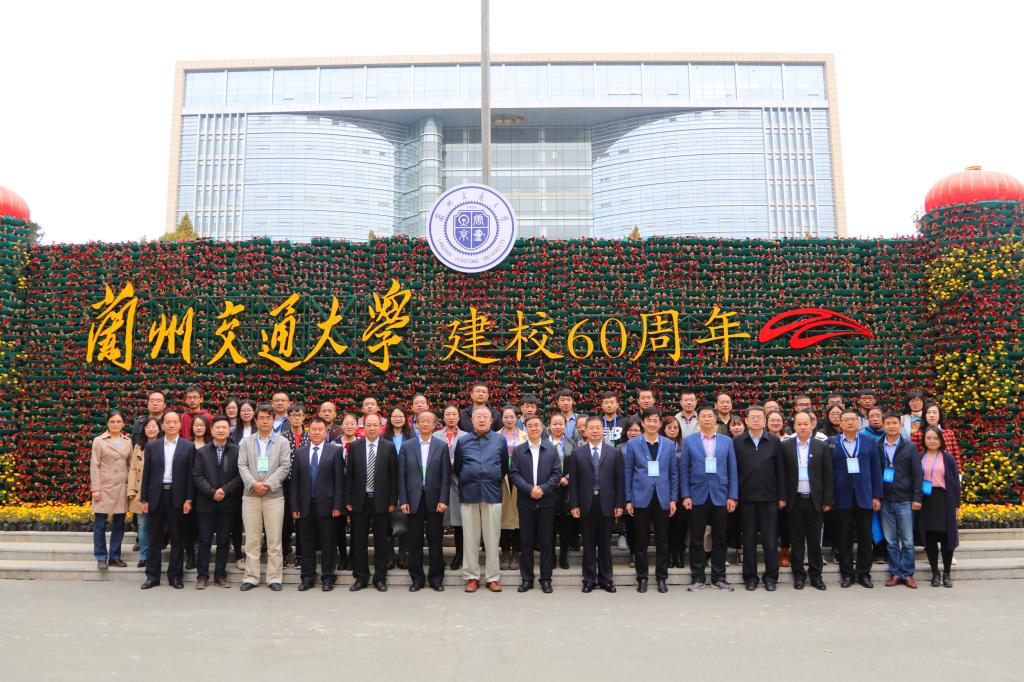 机电工程学院举行“争做新时代合格党员”及“守纪律、讲规矩”师生党员报告会