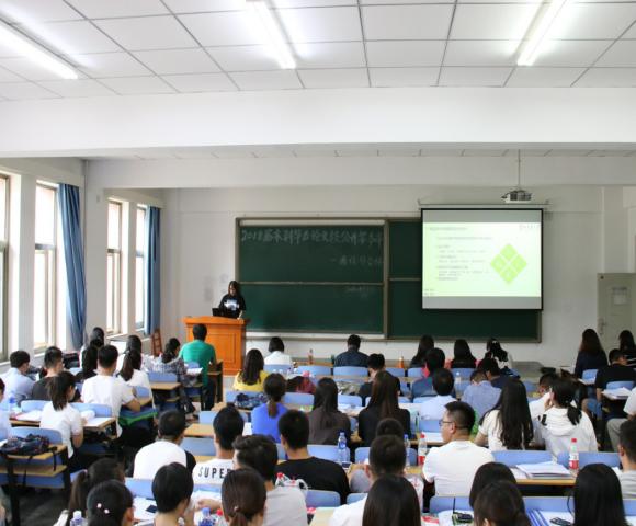 学校举行2018届本科毕业设计（论文）校级、院级公开答辩